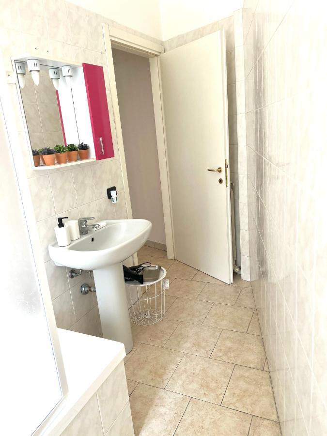 Casa Polly 2 - Ampio E Comodo Appartamento A Voghera Extérieur photo